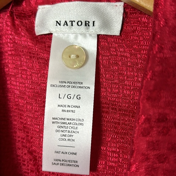 NATORI 2 piece pajama set size LARGE red silky pajama pants and button down top - Picture 6 of 13